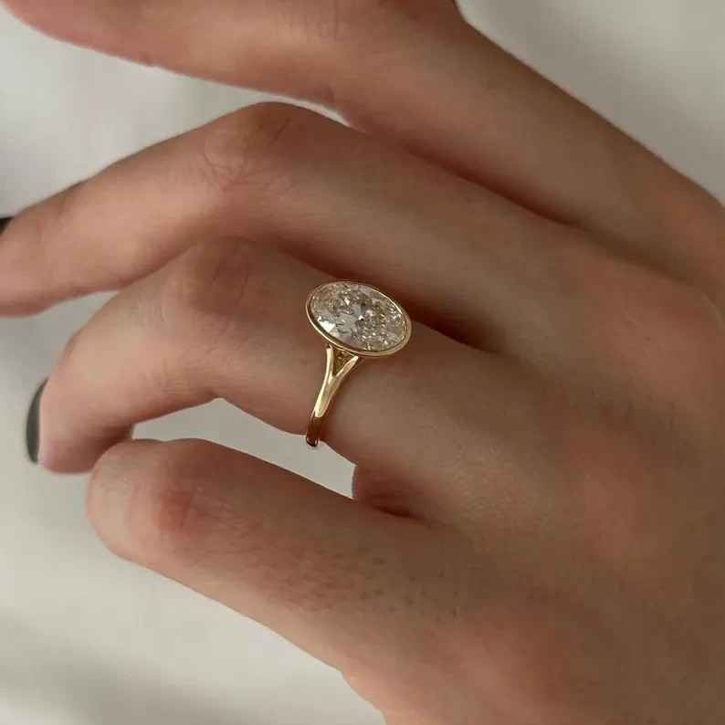 IGI Lab Grown Diamond 2.00 CT Oval-Cut EF/VS1 Engagement Ring 14K Yellow Gold