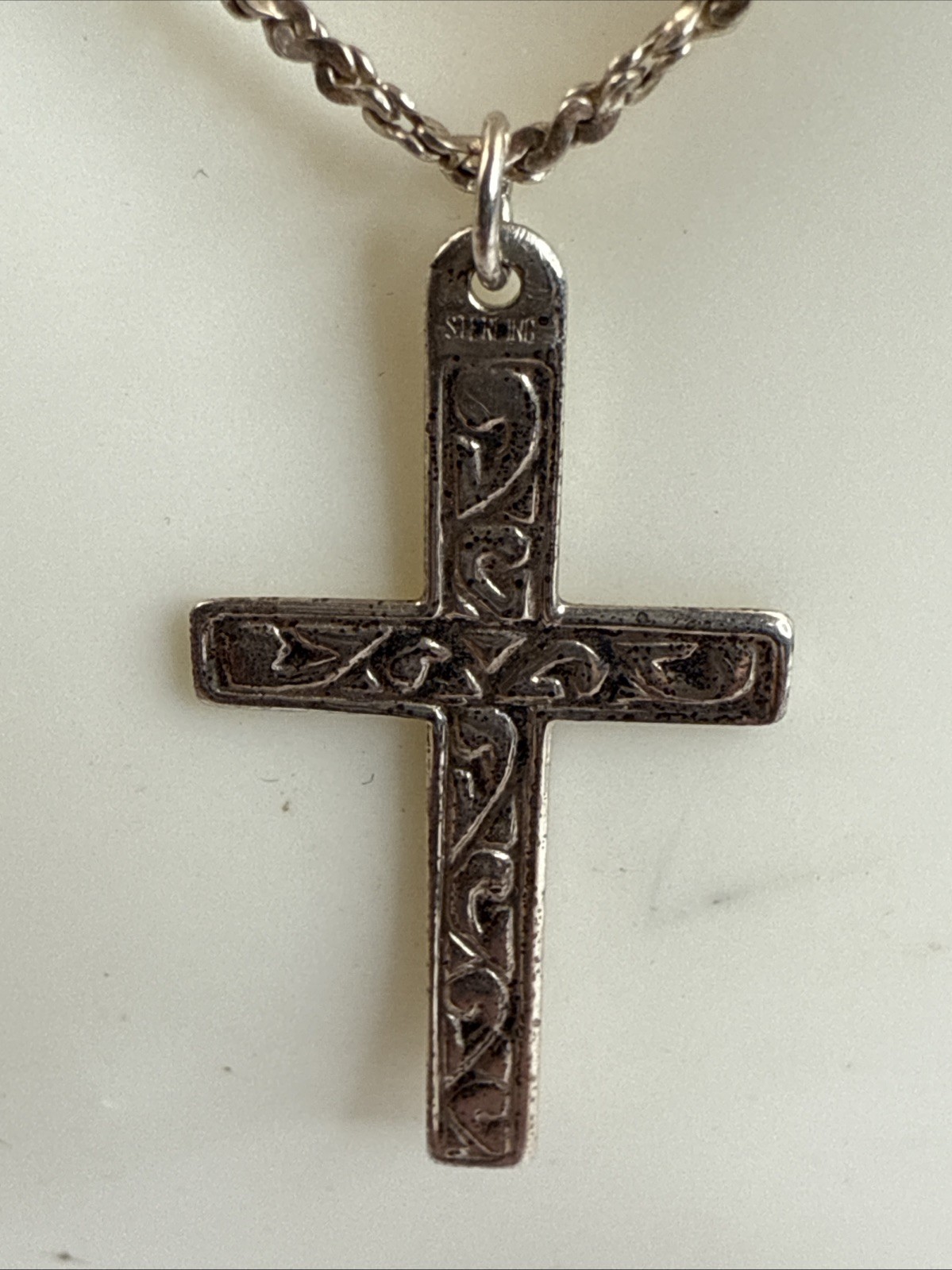 STERLING SILVER Cross Pendant 1 1/8” w/ 1mm Width 18″ Chain 3.61g