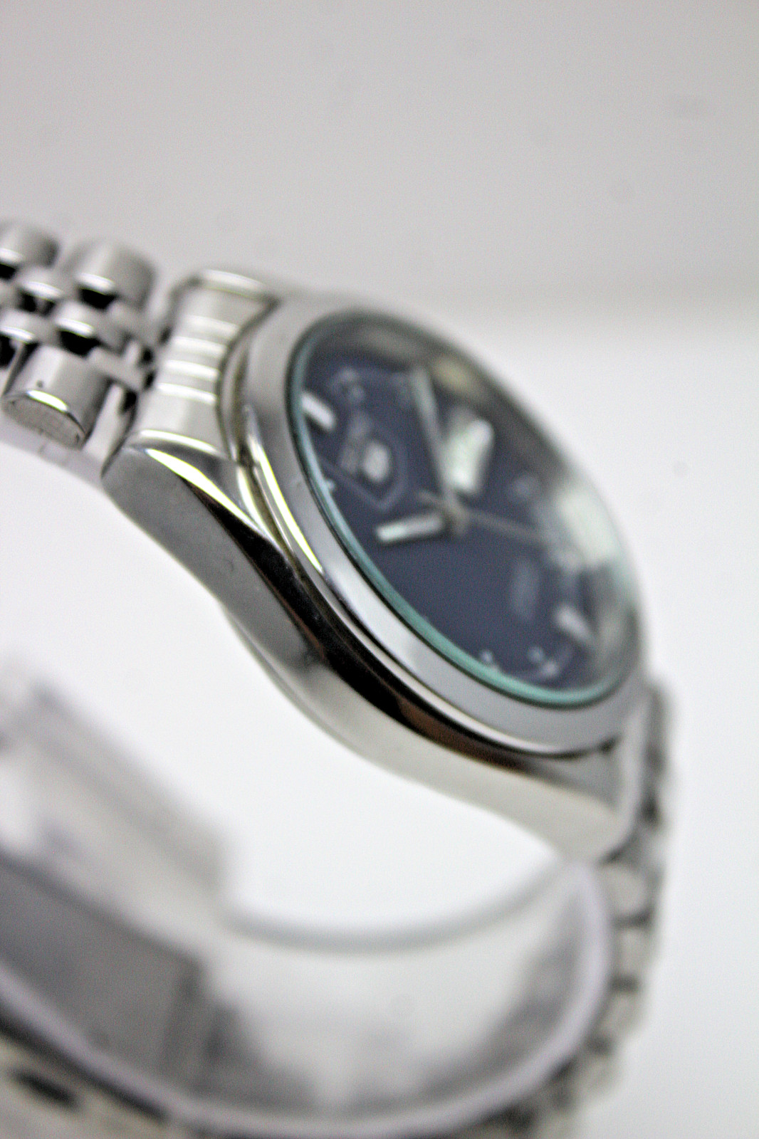 Vintage Seiko 5 Automatic 21 Jewels Blue Dial Day/Date 7S26 Men’s Wrist Watch