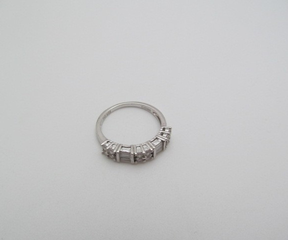 925 Sterling Silver Clear Sparkling Stone Contrast Round & Baguette Ring Sz 6