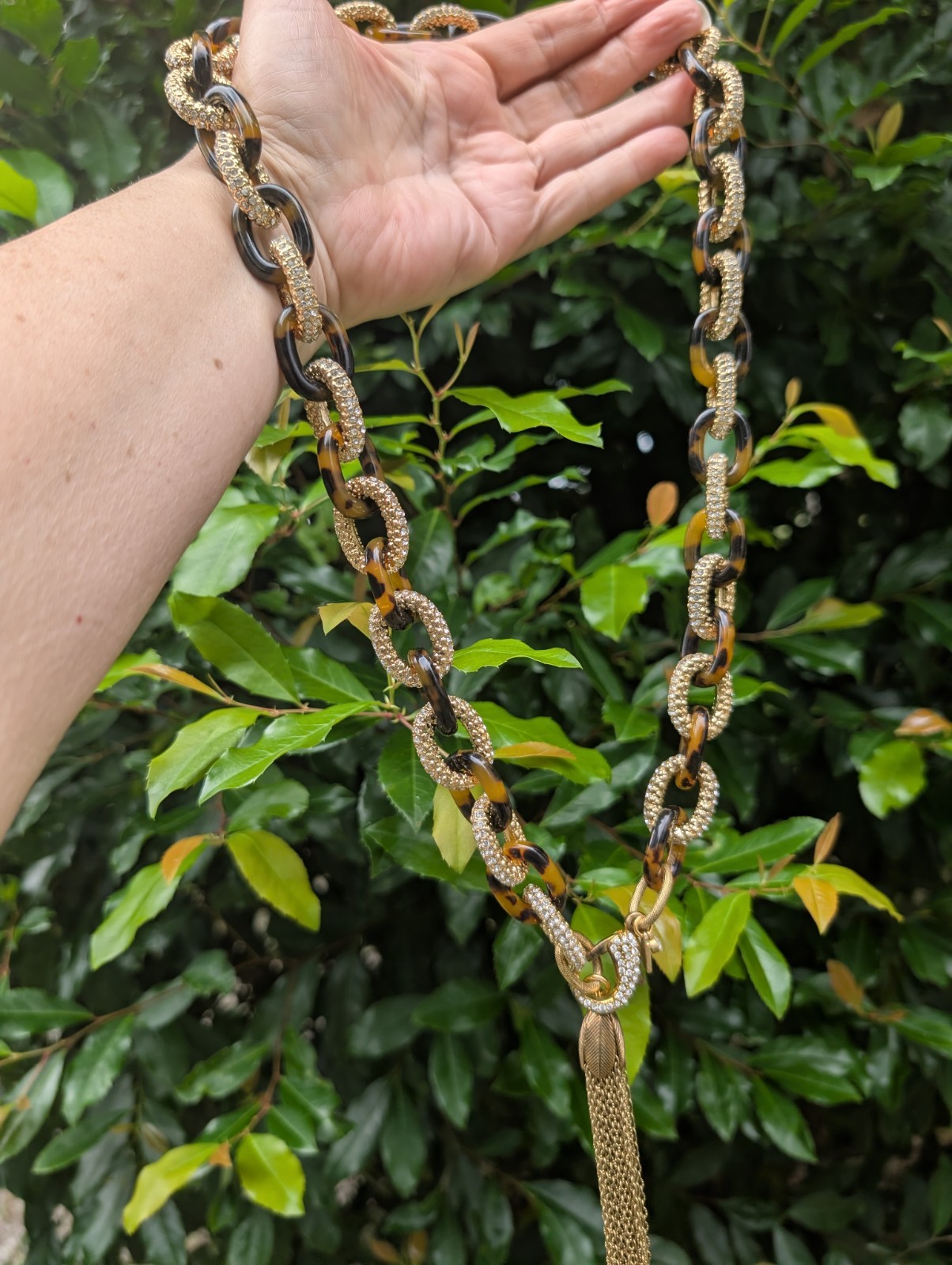 John Wind Chunky Rhinestone and Tortoise Link Chain Necklace Gold Tone