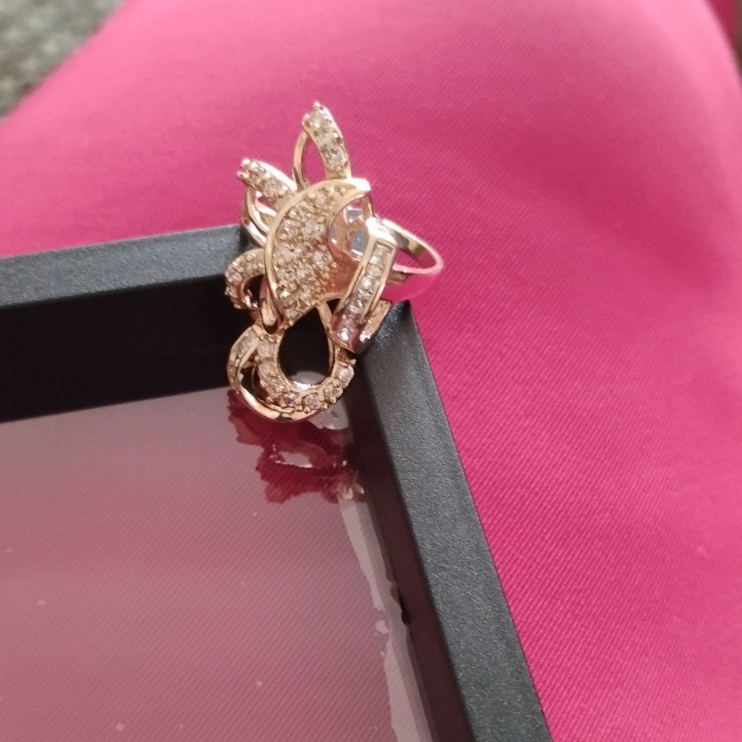 Gold Tone Cocktail Ring Size 7 Round Clear Crystal Center Rhinestone Accents