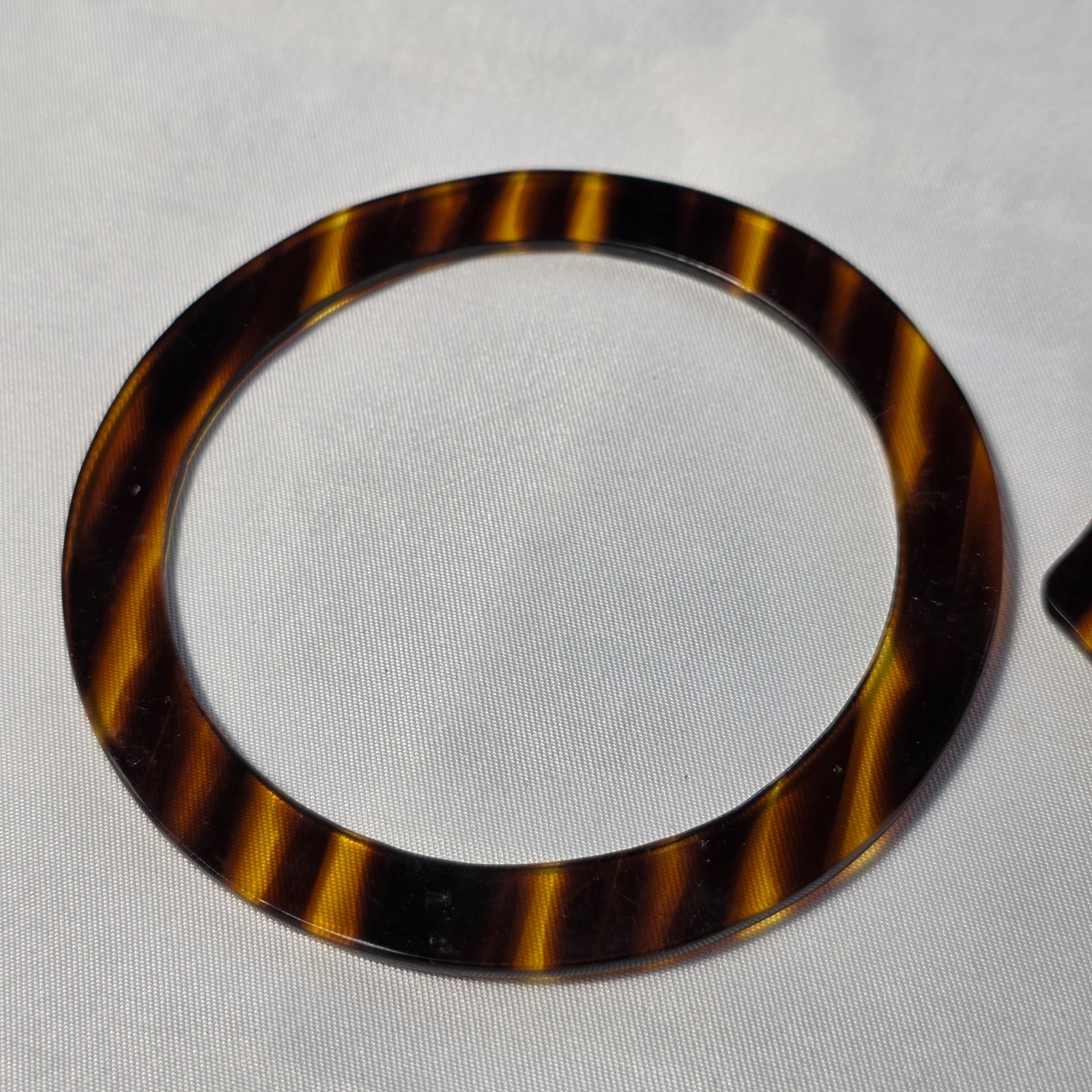 Vintage Style Tortoise Shell Lucite Bangles Circular & Scalloped Star Shapes