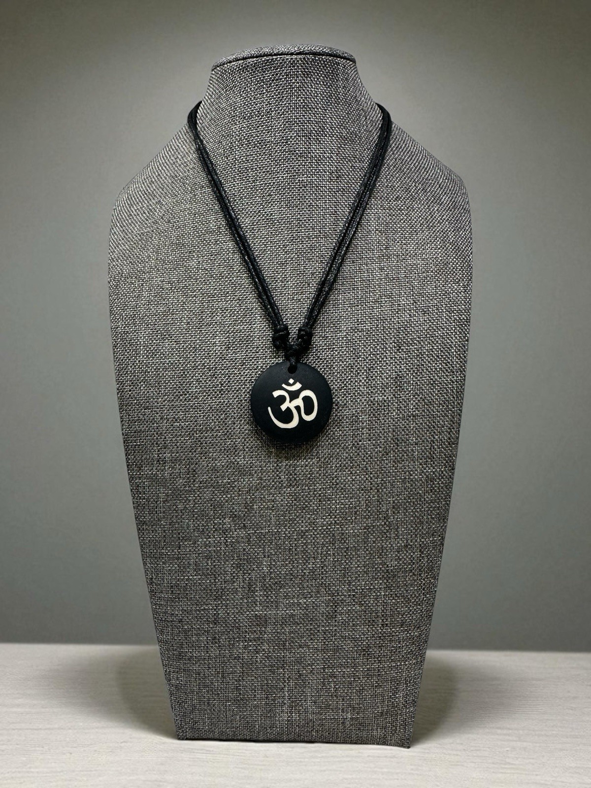 Black Om Pendant Necklace Adjustable 14‑28in Hindu Yoga Meditation Aum Charm