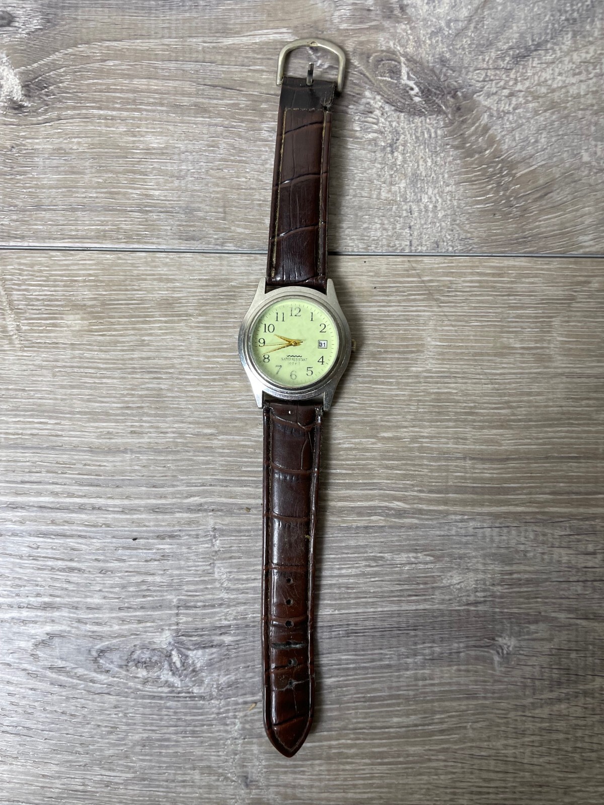 Date Watch Water Resistant 100 ft Green Face Not Working
