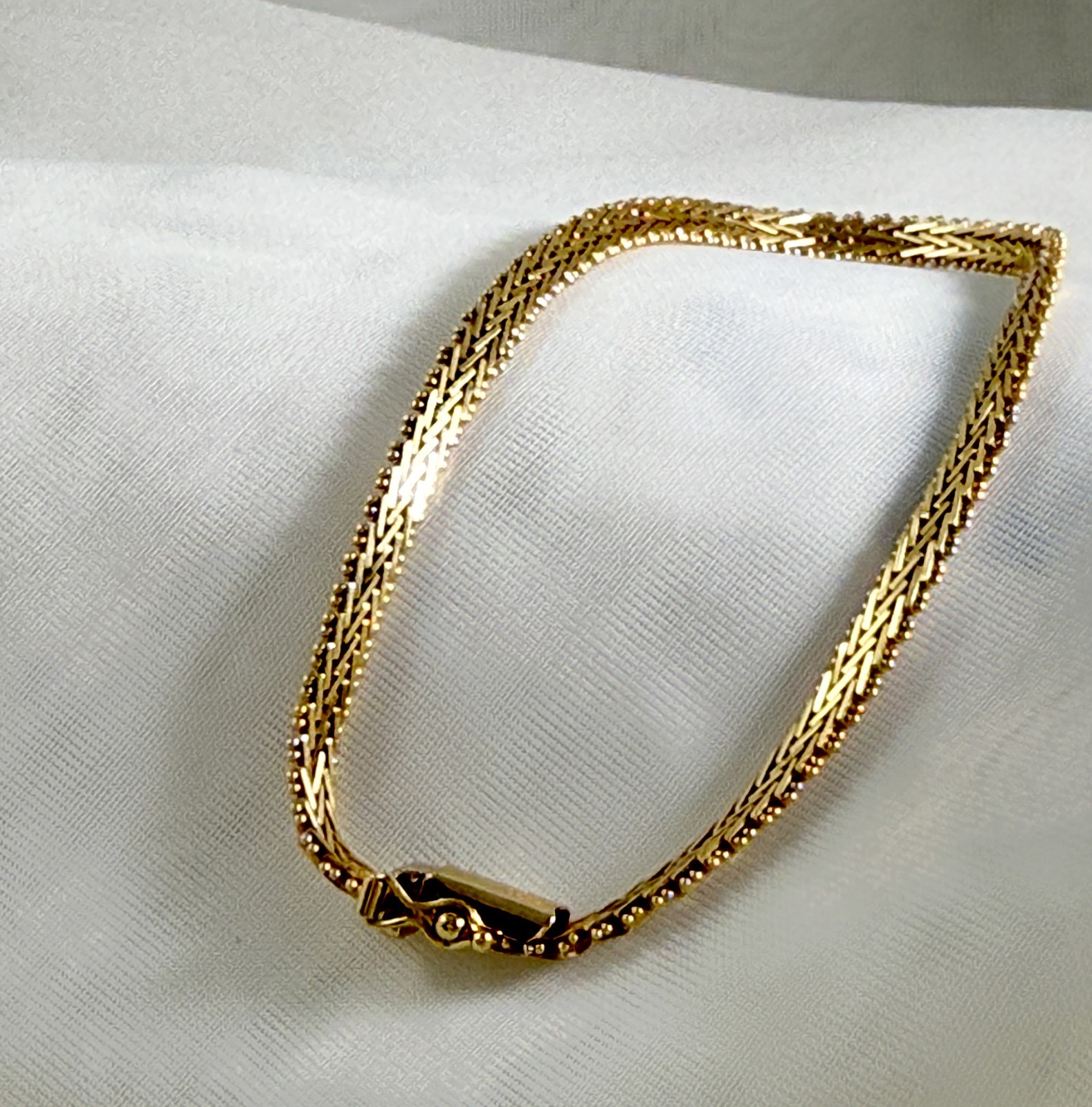 18K Solid Gold Braided 7″ Bracelet, Herringbone Woven, 9g Mexico Yellow Gold