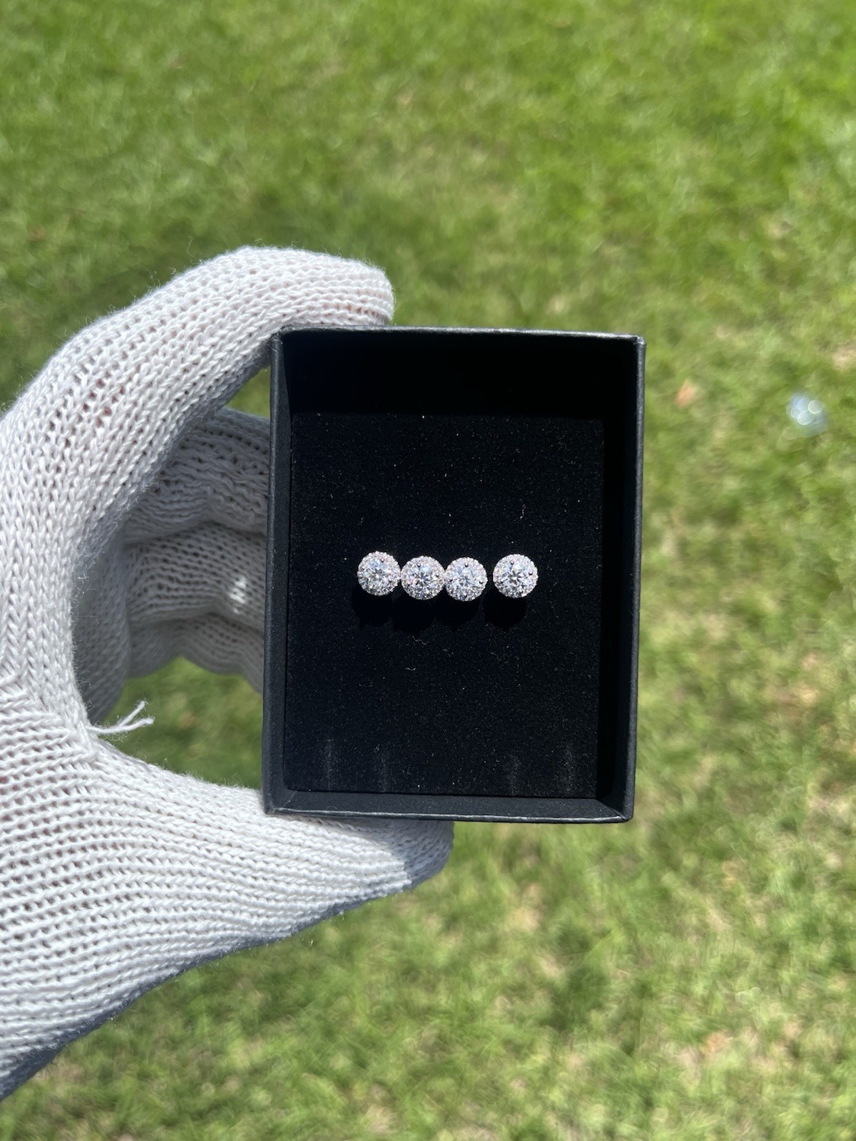 VVS 925 Sterling Silver Stud Earrings (passes diamond tester)