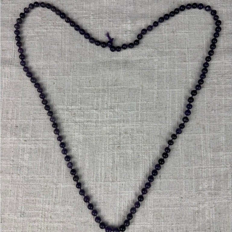LOVELY Asian Vintage 32″ Hand-Knotted Purple Amethyst Beaded Necklace