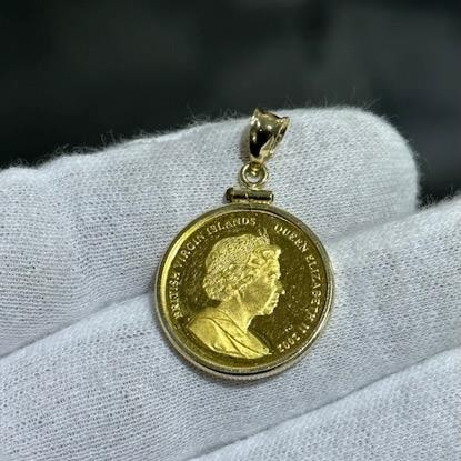 22k Yellow Gold Queen Elizabeth Twin Towers Coin 14k Charm Pendant 7.7 Grams