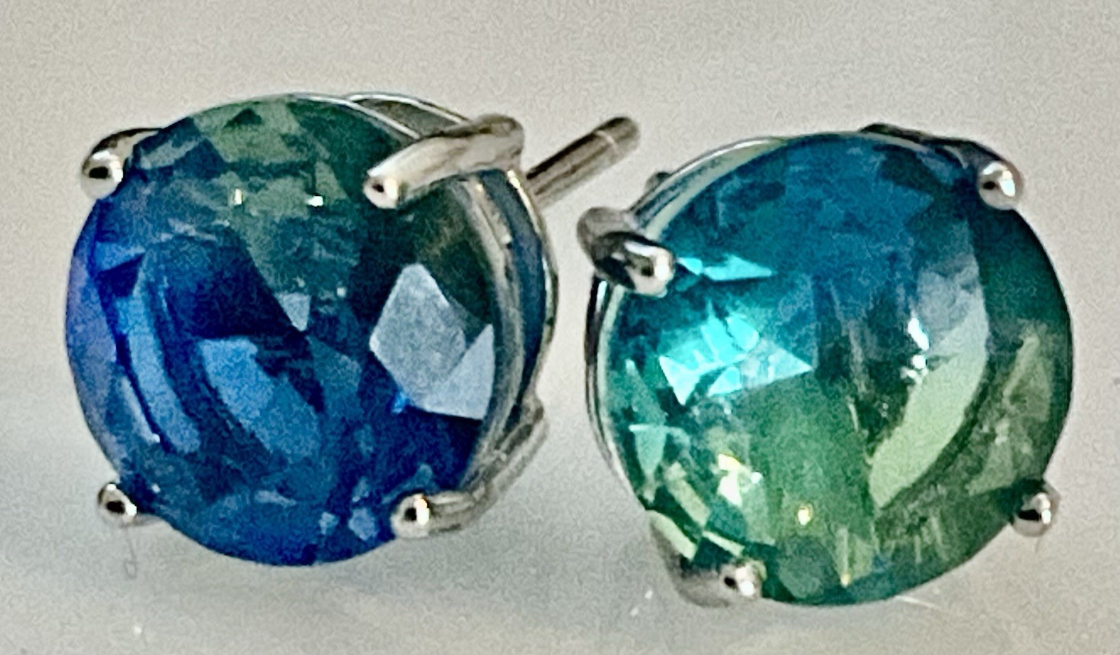 .50 ct. Swiss Blue Topaz Stud Earrings in Solid Sterling Silver.(NEL1217).