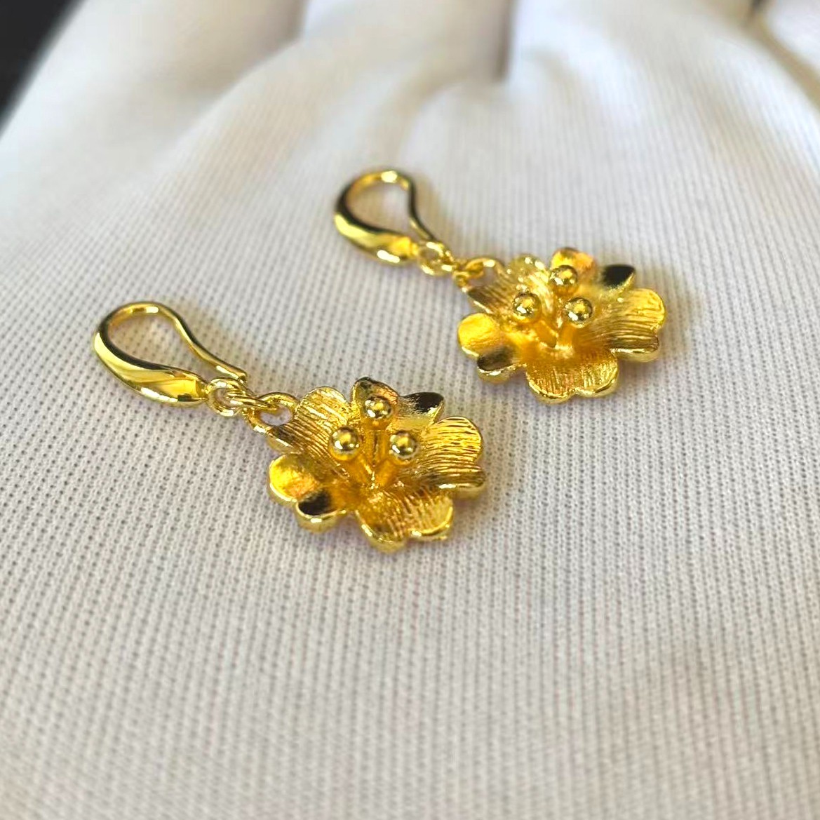 Flower Drop Dangle Earrings Gold-plated? (NOT SURE) No Mark