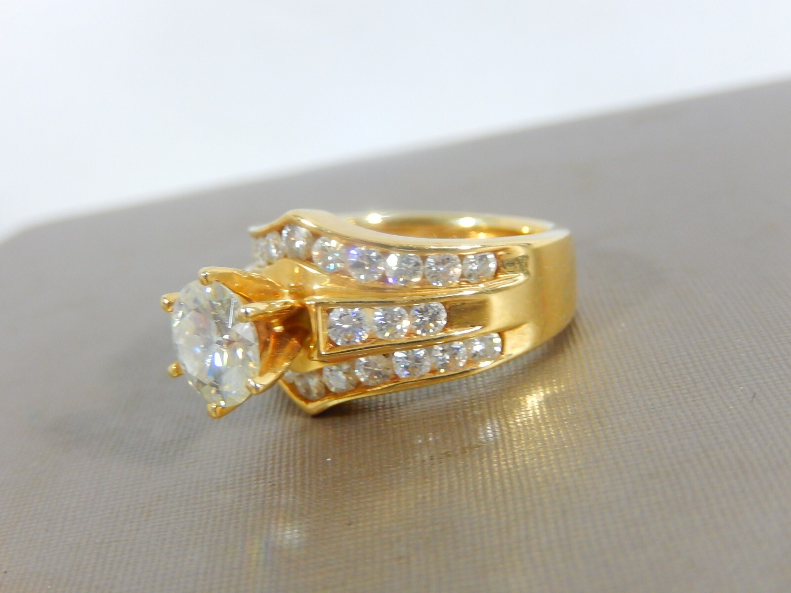 14K YG Approx. 2.5 CTW CERTIFIED MOISSANITE RING, GTR MOI S7 9.11g