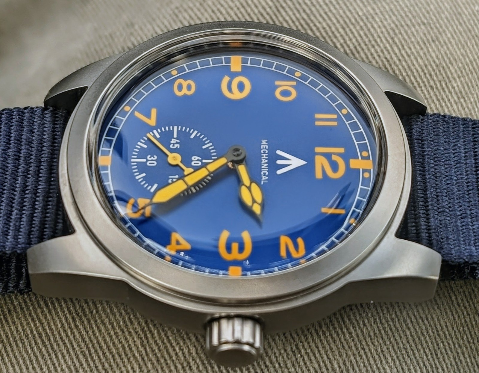 Mechanical Dirty Dozen Military watch Blasted Stainless steel blue 39mm