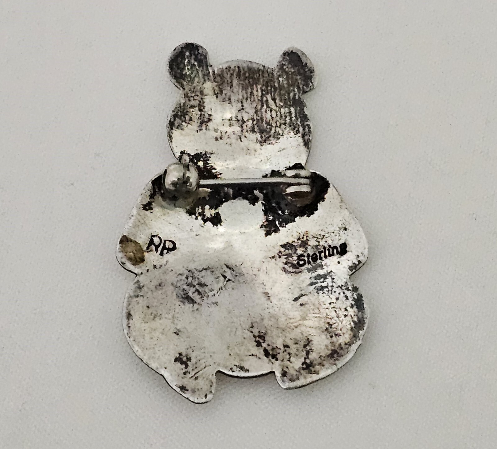 Sterling Silver Bear shape Native American Vintage Brooch Marked RP 1 1/2″