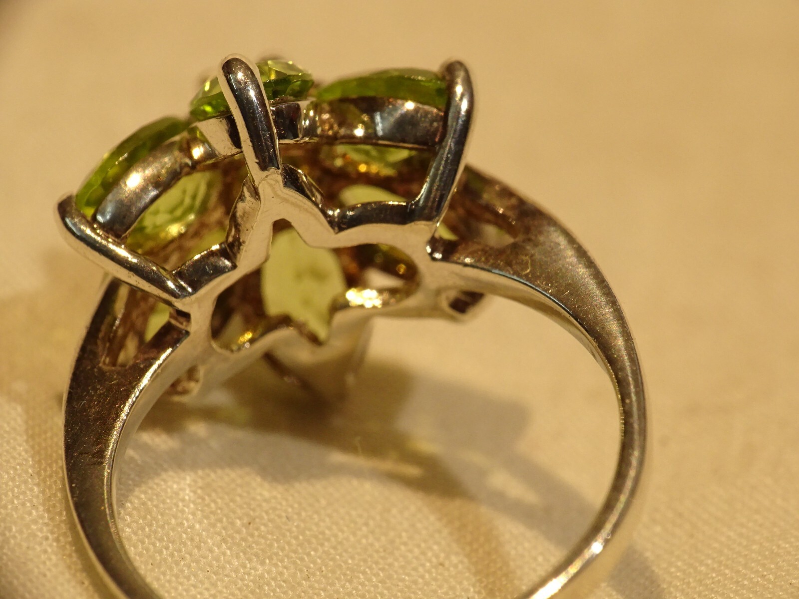 Very Nice Sterling Silver Light Green Tourmaline Classic Flower Size 6 Ring