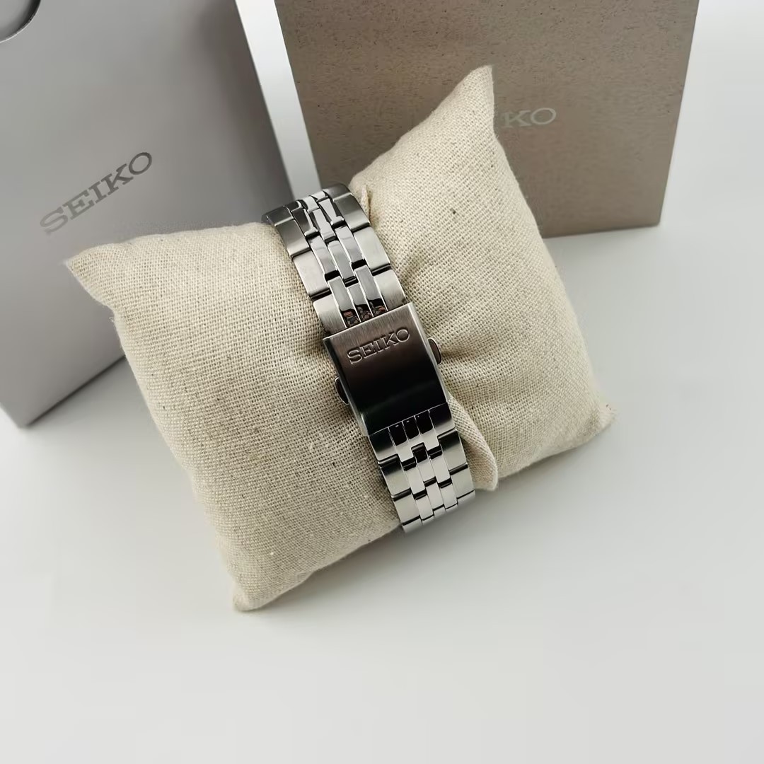 Seiko Essentials SSB429 Men’s Chronograph Quartz Watch Black Dial New/Box 41.5MM