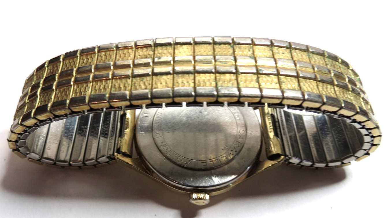 VINTAGE 1960 MENS CARAVELLE 11OAC WRISTWATCH 7’J MANUAL WIND GOLD TONE RUNS