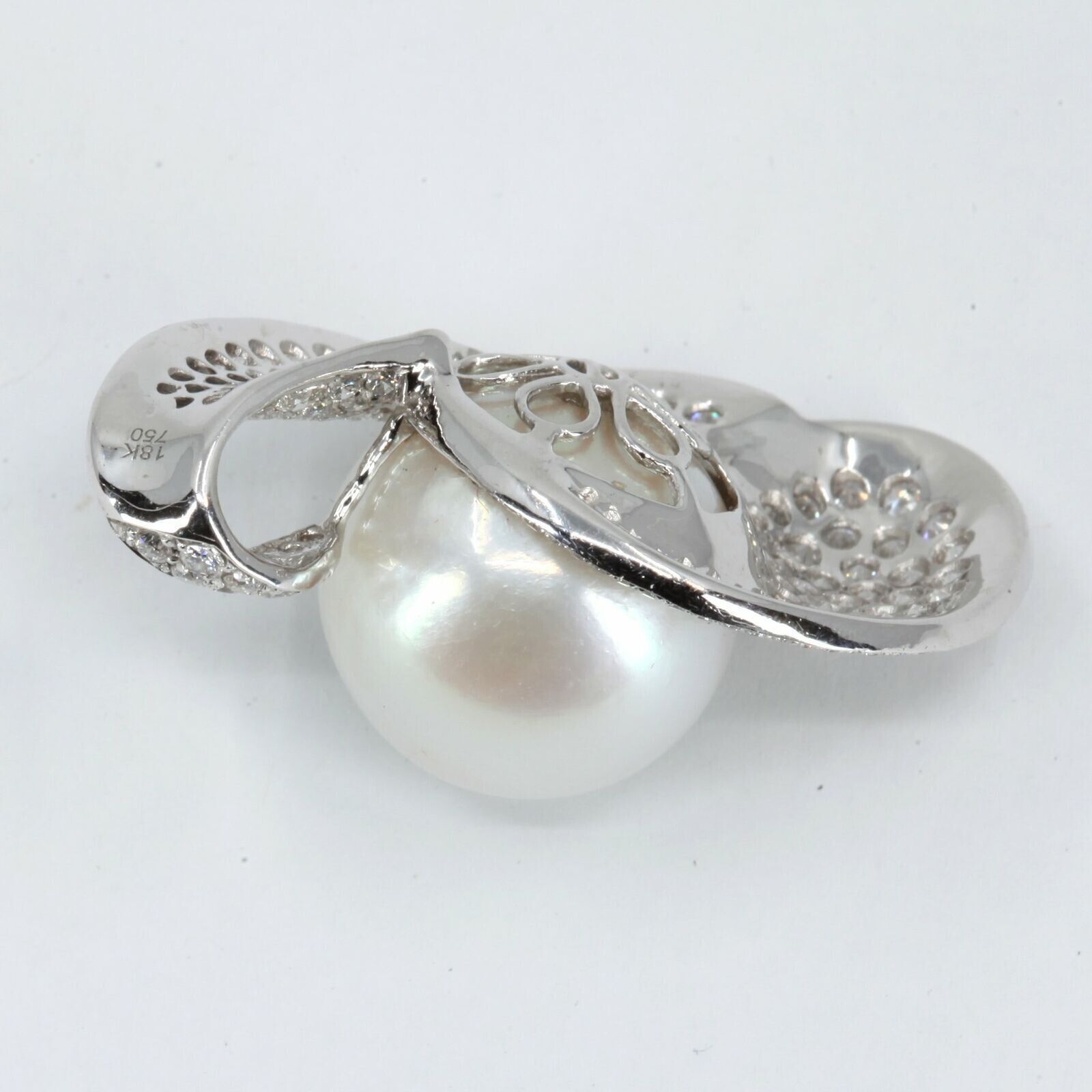 4.00Ct Round Cut Pearl & Diamond Cluster Women’s Pendant 14K White Gold Finish