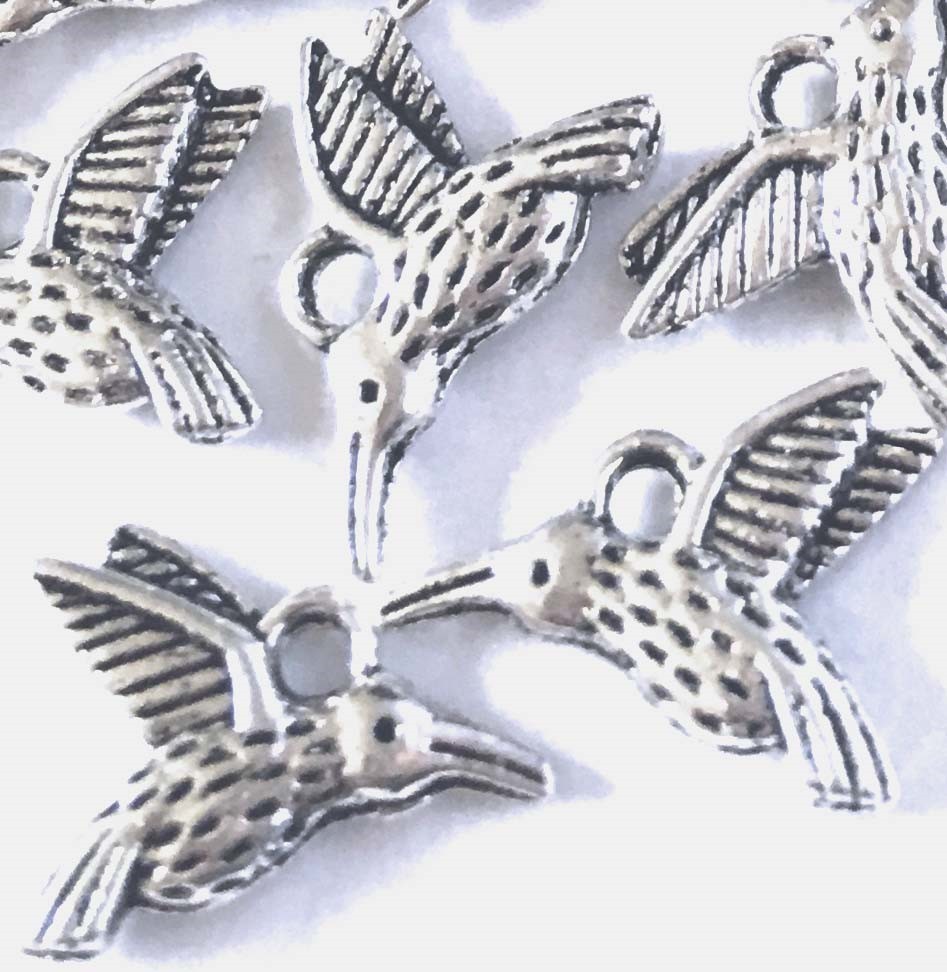 15 Antique Silver Pewter hummingbird Flying Bird Charm 12x16mm