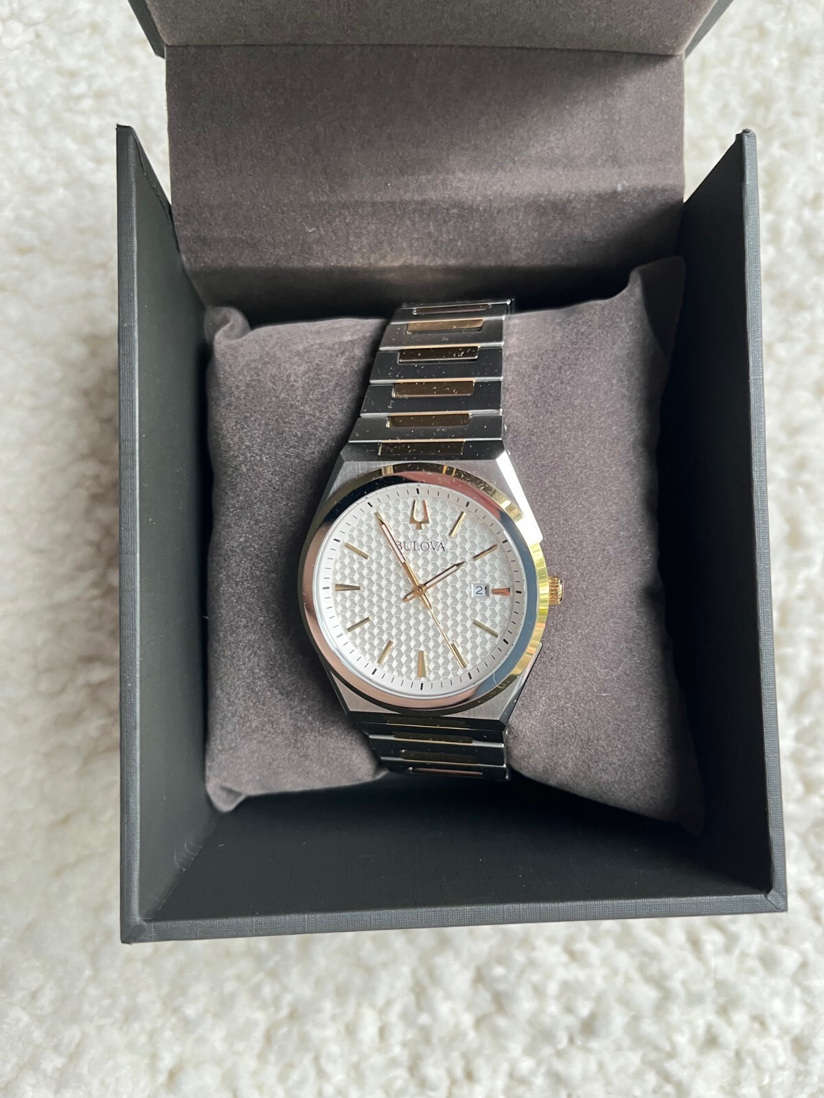 Excellent – Bulova Classic Two-Tone Stainless Steel Quartz Men’s Watch 98B424