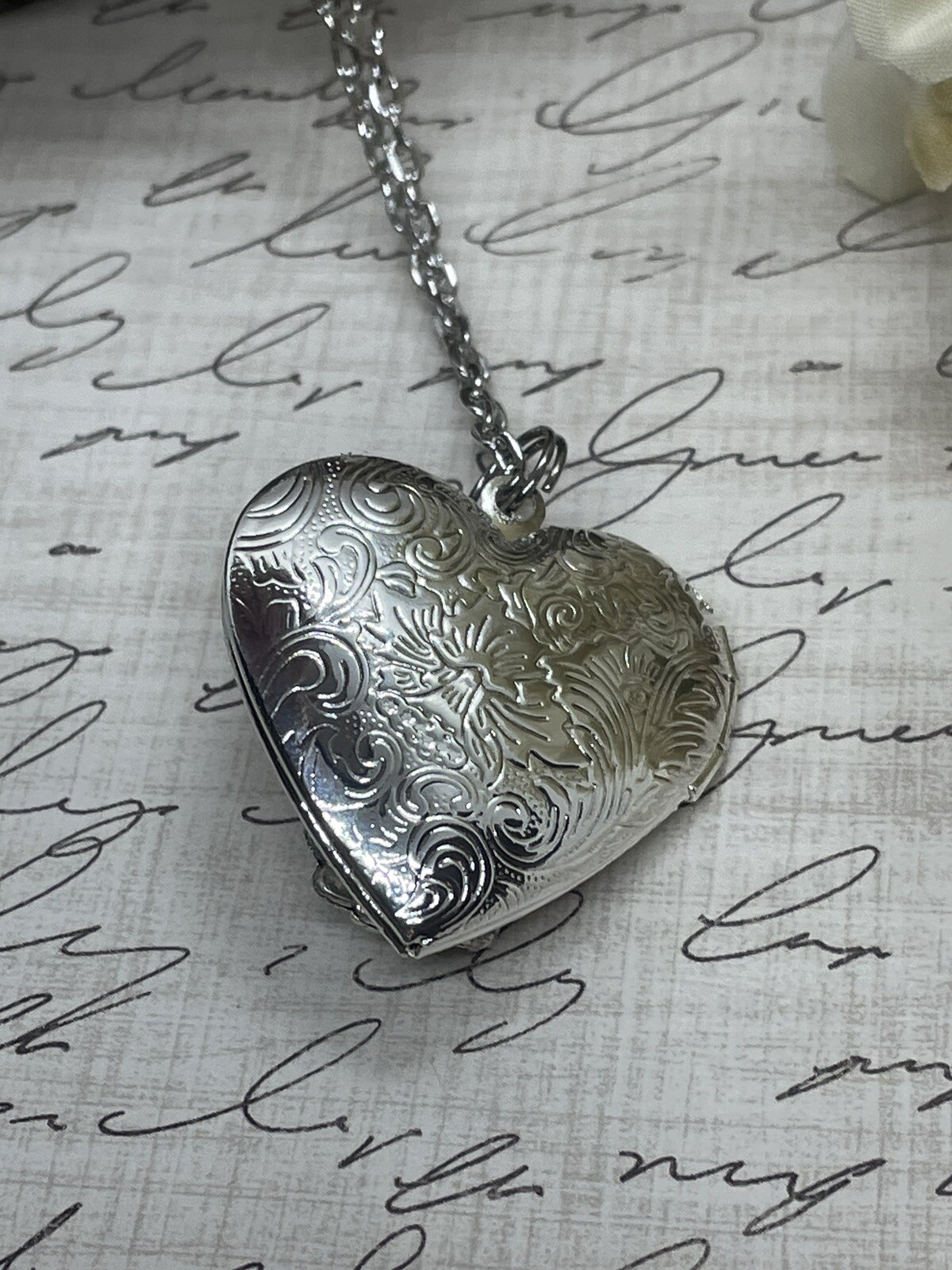 Heart SILVER BUNNY RABBIT Locket Necklace JEWELRY Pendant PHOTO Picture CAMEO