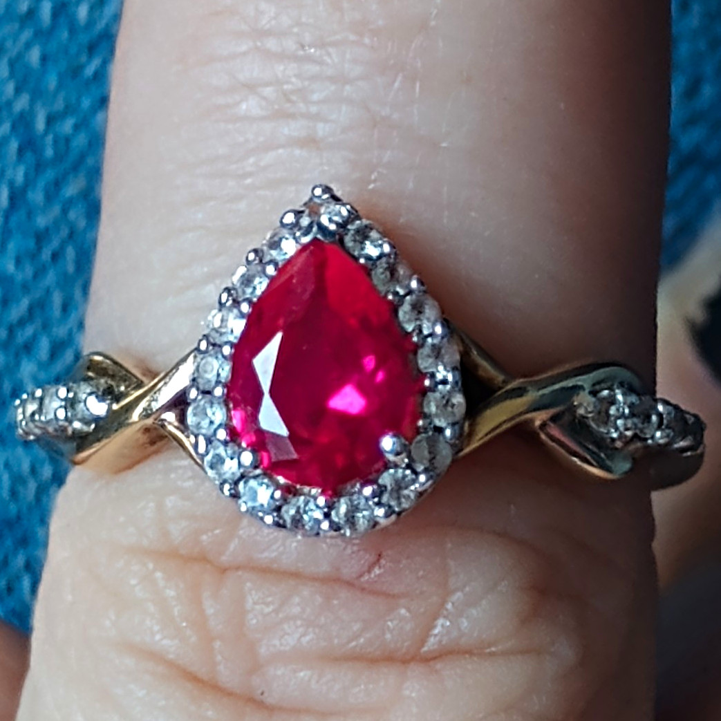 Pear-shaped Ruby Kay Jewelers Ring 18k Gold