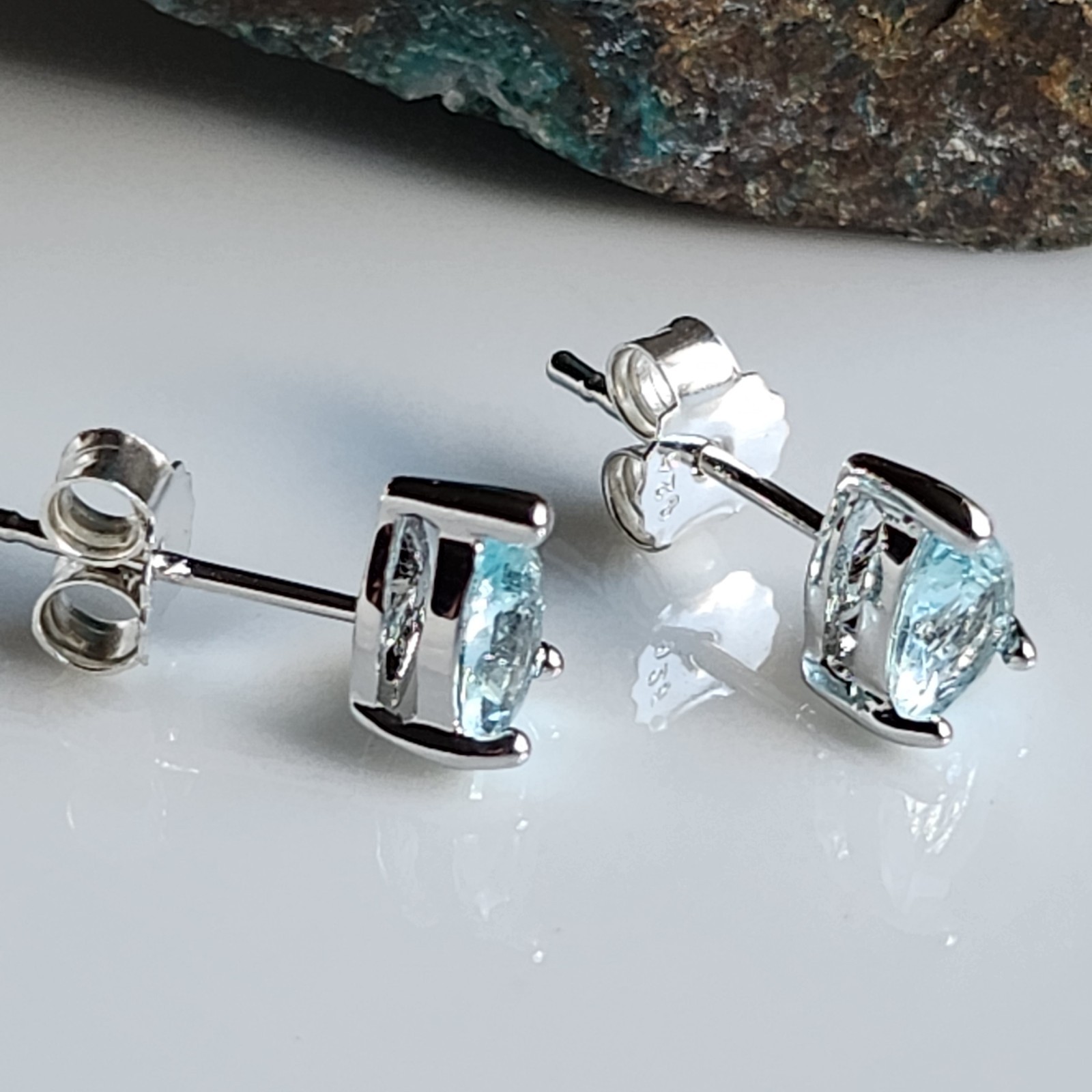 925 Sterling Silver 1CT Light Blue Tourmaline Pear Cut Earrings Basket Gemstone