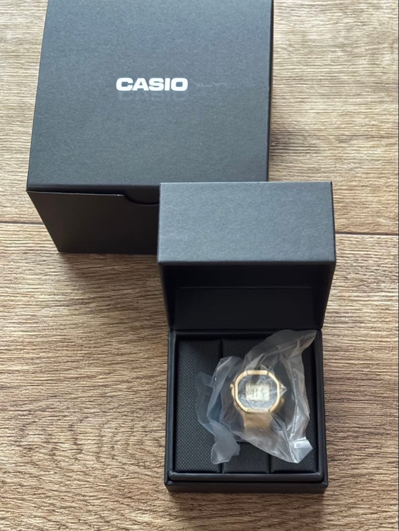 CASIO Ring Watch Gold CRW 001G 9JR
