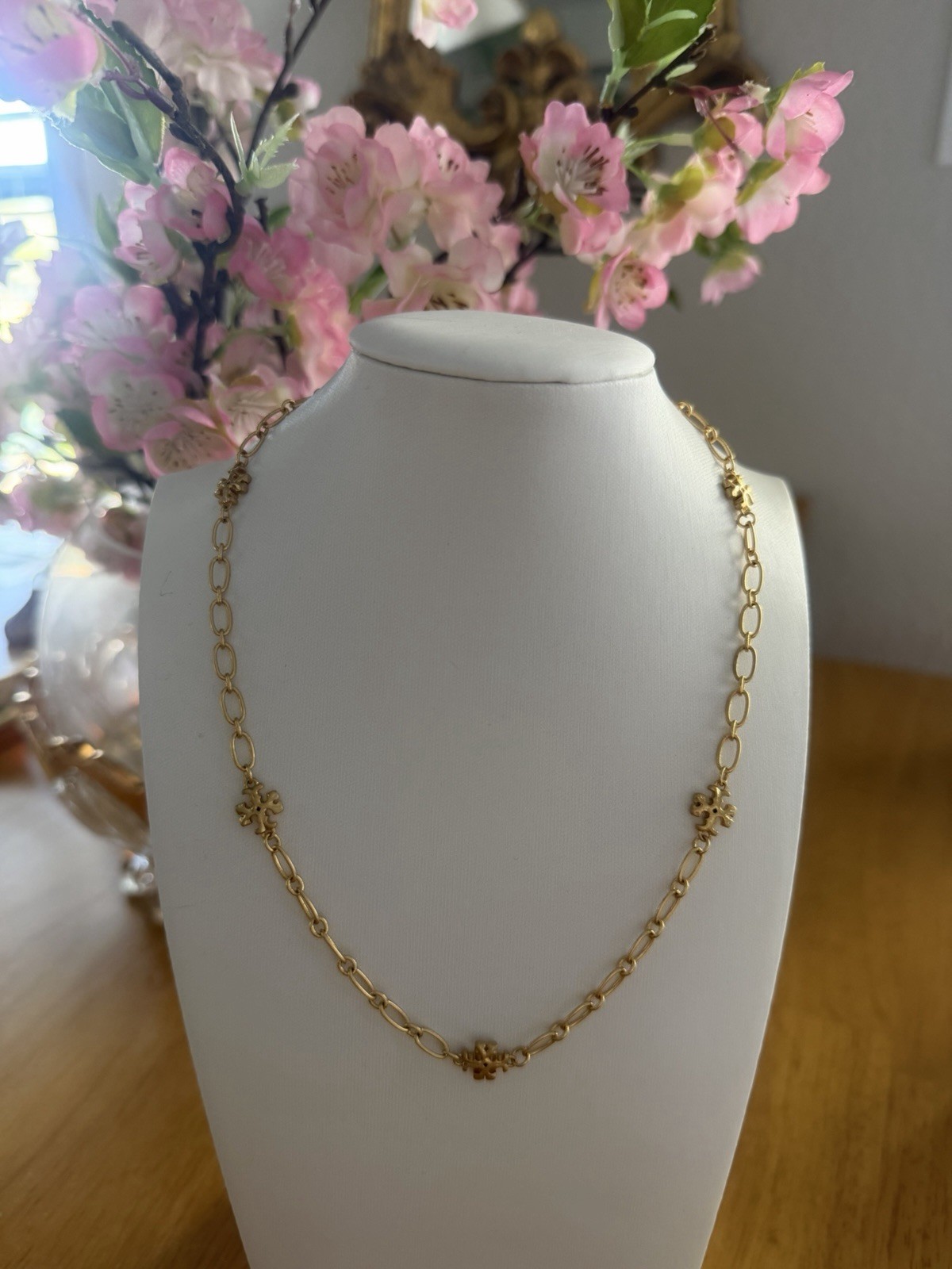 Tory Burch Necklace Roxanne Chain Delicate Gold Tone Retails $198 NEW w/Out Tags