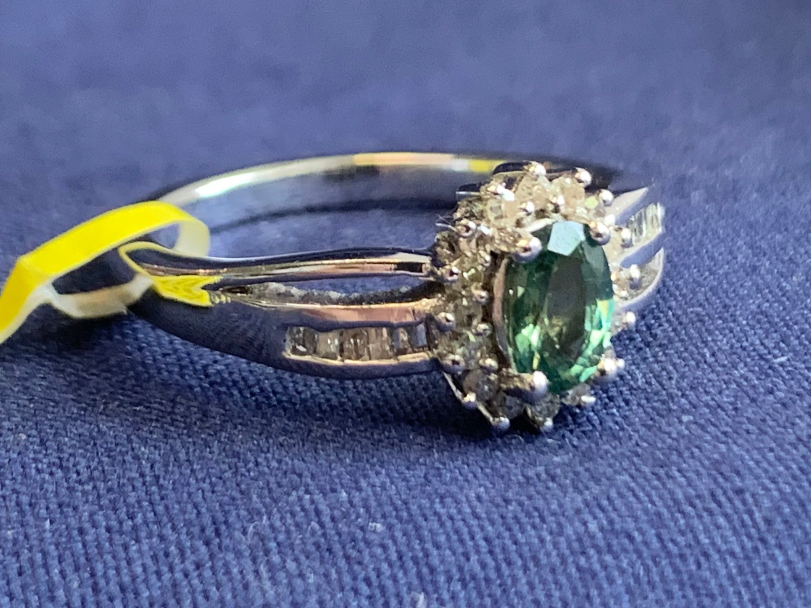 Sterling Silver Diamond Ring 3.24g Fine Jewelry Size 7 Band Green Stone *READ*
