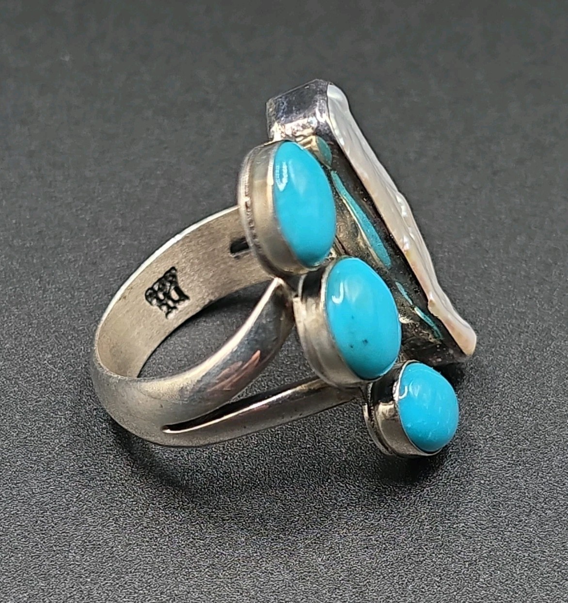 🔥VTG Native American Style Sterling Sliver Turquoise And Mother Of Pearl Ring