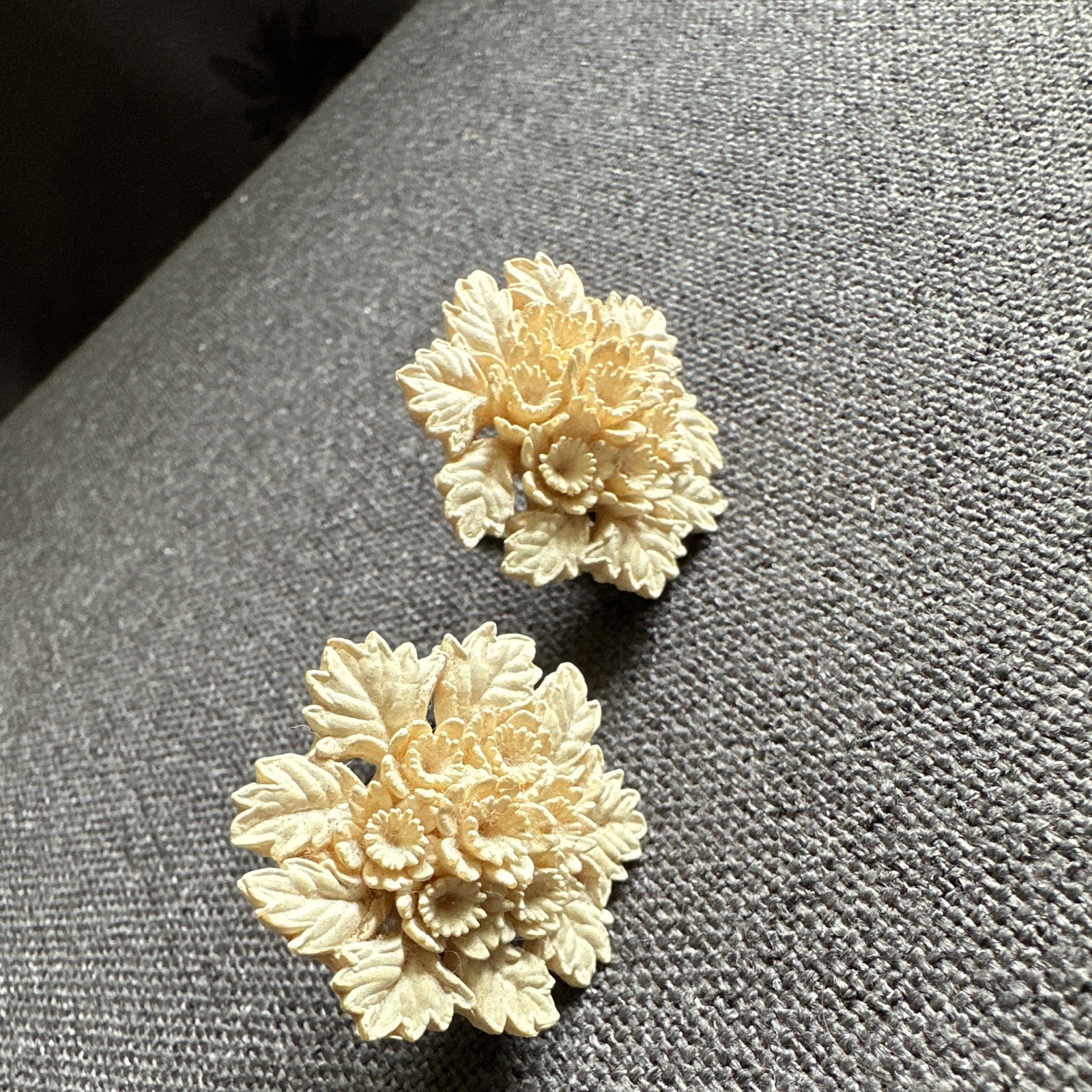 Ivory Floral Flower Stud Earrings Screw Back Closure No Stone
