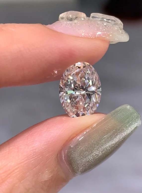Lab Grown Diamond 3.9 Ct Oval Shape D Color VVS1 Clarity IGL Gemstone 6AHG