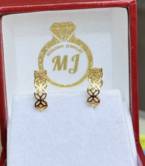18k Solid Yellow Gold Italy Lucky Coin Money Hoop 11mm Earrings, 1.72 grams.