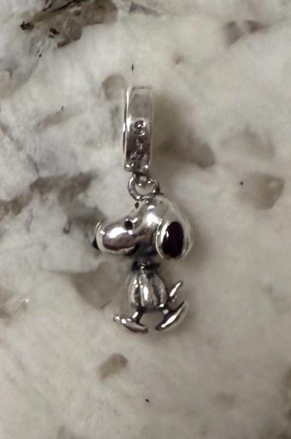 V480 S925 STERLING SILVER STROLLING SNOOPY DANGLE CHARM