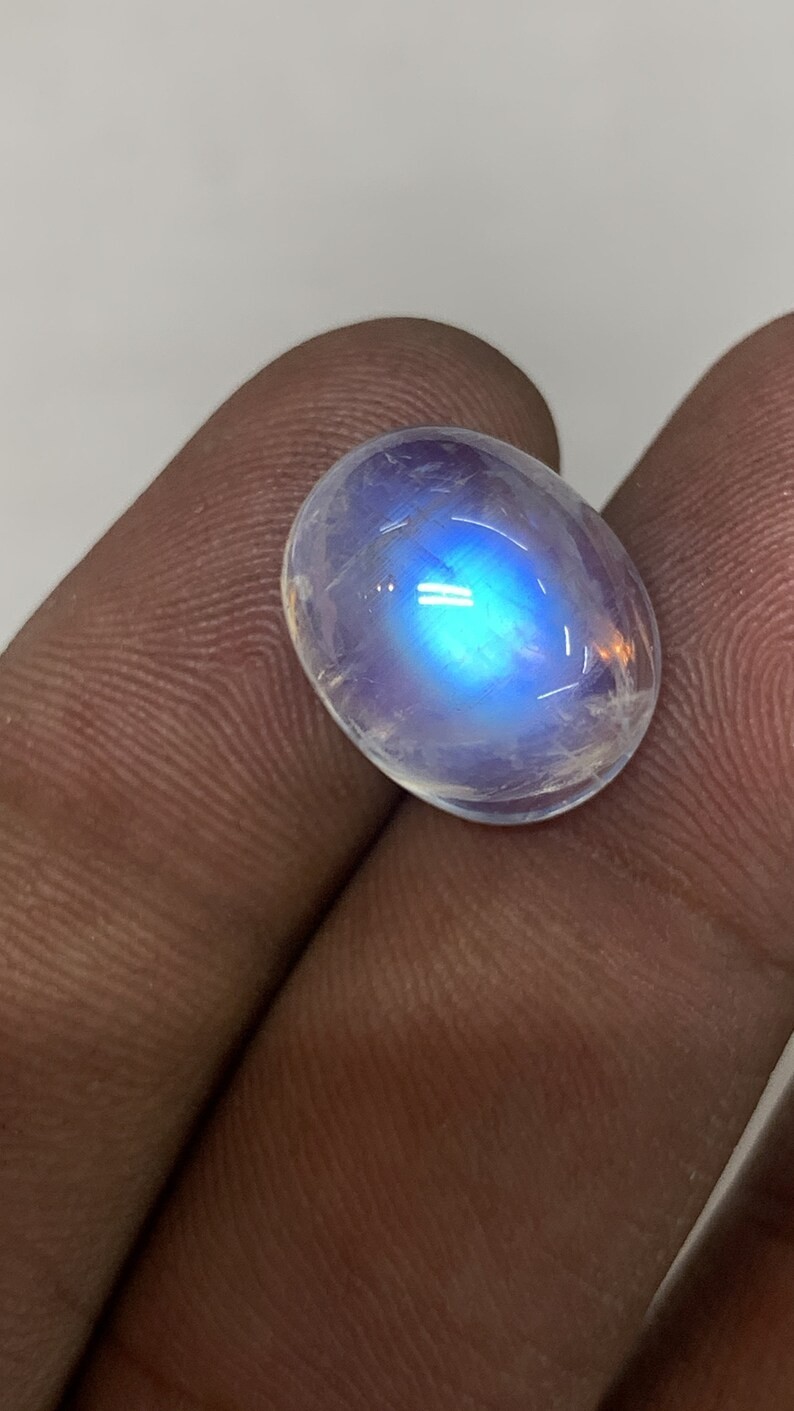 AAAAAAAA Quality Rainbow Moonstone Blue Fire Oval Shape Cabochon 12X15 MM