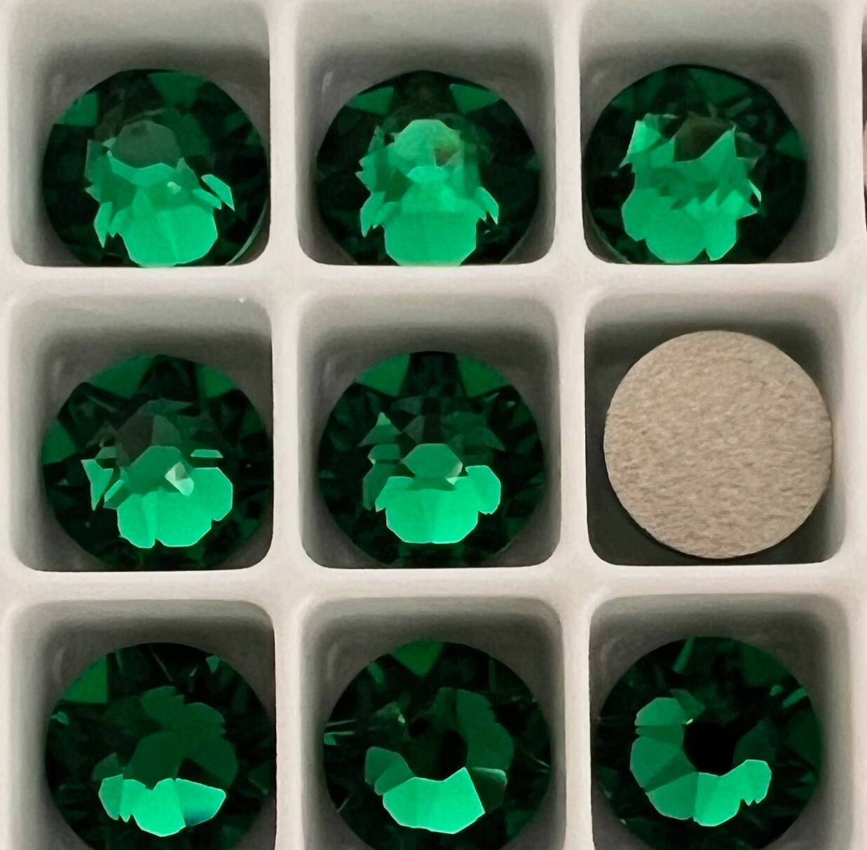 MAJESTIC GREEN 12ss 3mm IHC Austrian 2088 Flatback Crystal Rhinestones 144 pcs