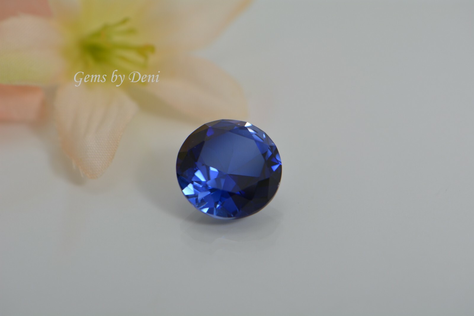 Lab-Created Blue Sapphire Round Faceted (1mm to 15mm)