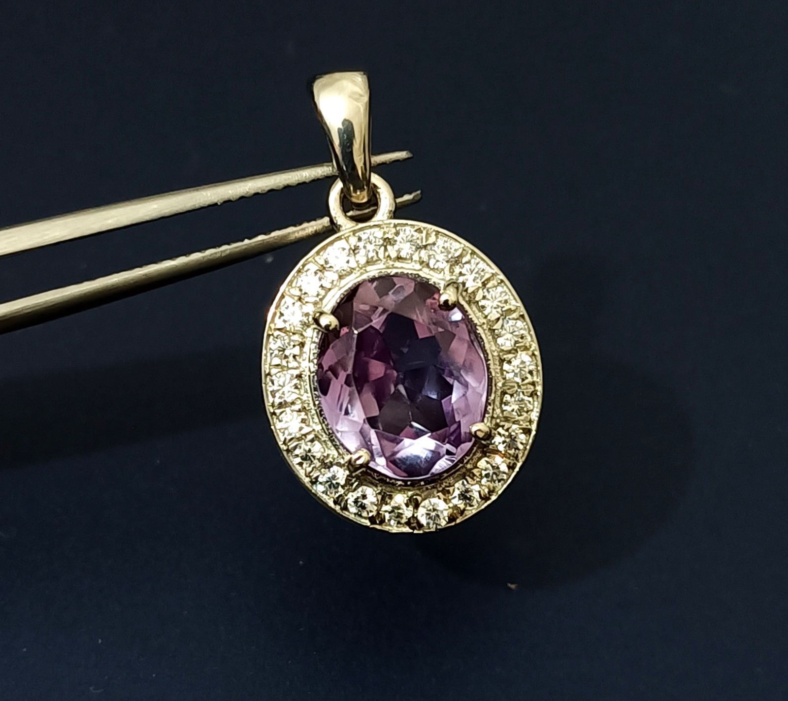 16.60 Ct Natural Alexandrite Pendant – Certified Color-Change Gem in Silver 925