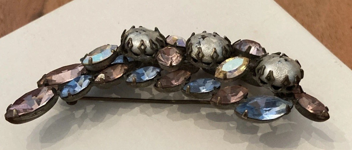 Signed Vintage Regency Pink Blue White Art Glass Rhinestone Brooch Pin | J811