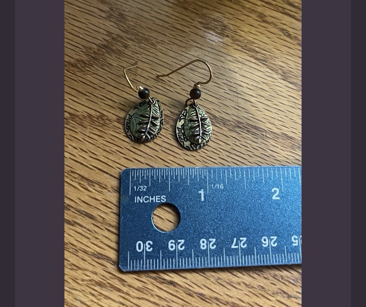 Green Leaf Teardrop Dangle Drop Hook Earrings Bronze Tone Metal Nature