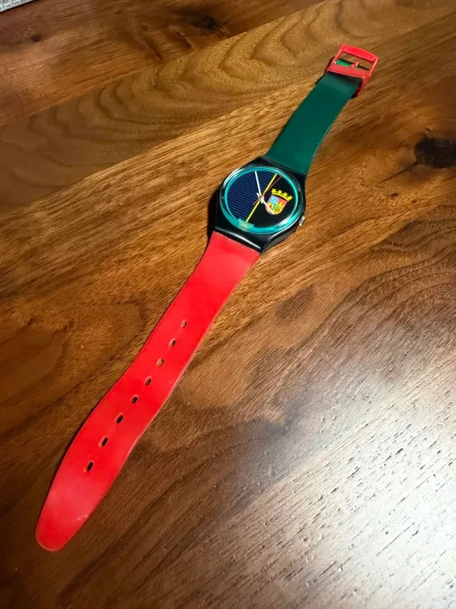 Vintage 1986 Swatch “Sir Swatch” | Rare Green/Red Split Strap | Heraldic Dial