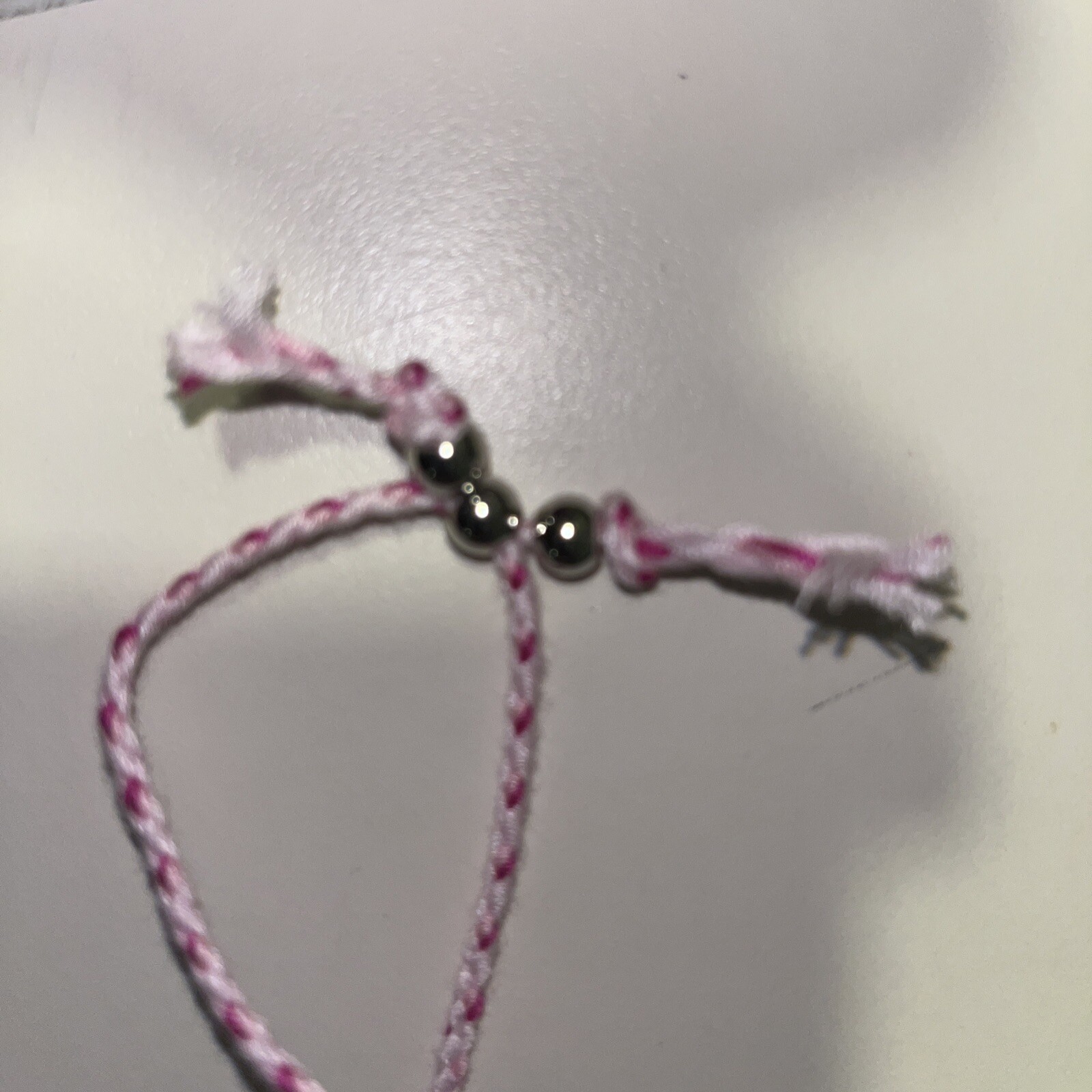 NEW BOHO BRAIDED THREAD FRIENDSHIP BRACELET ADJUSTABLE COLOR FUCHSIA WHITE PINK