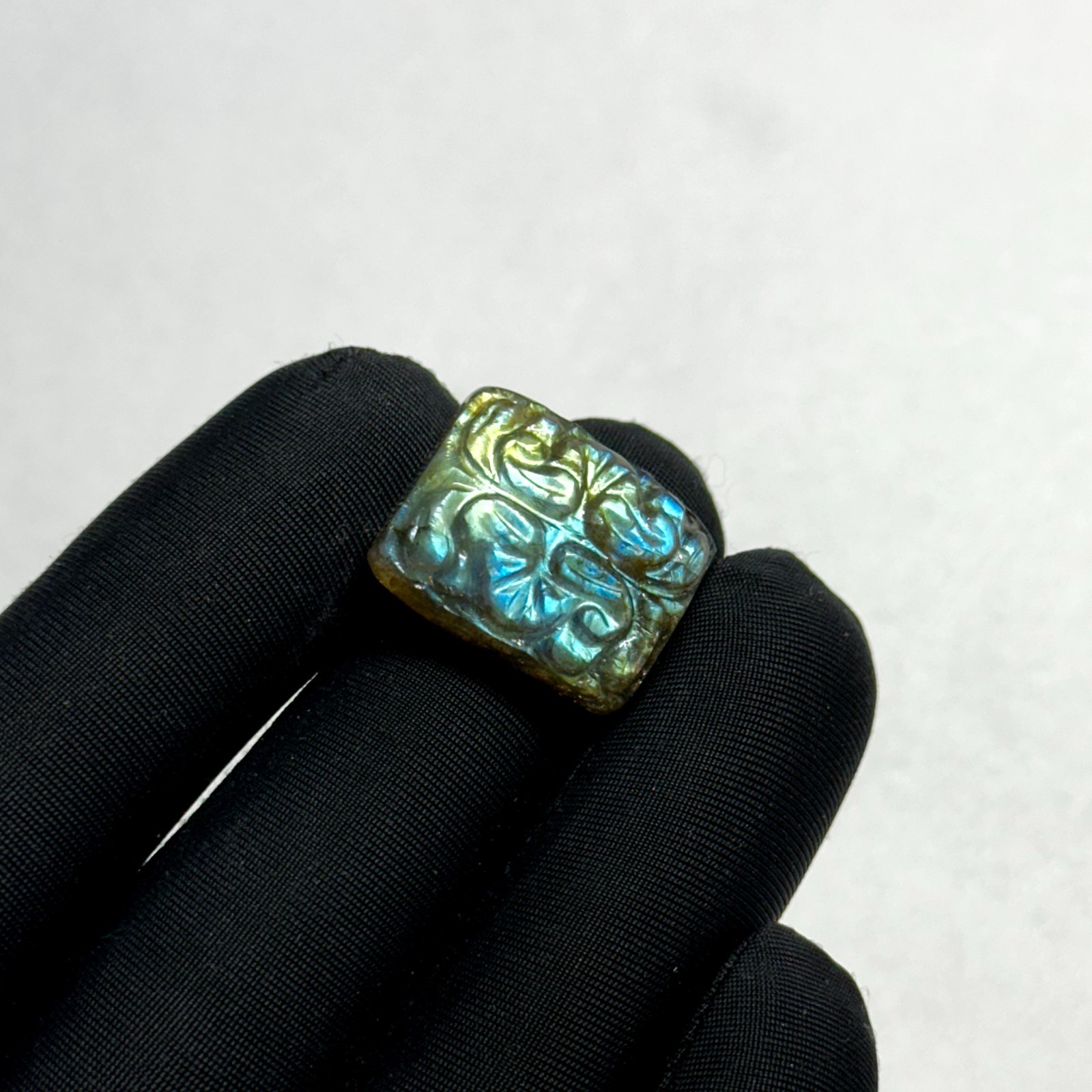 Genuine Labradorite Carving 22.20Ct Multi-Color Flash Hand-Polished Gemstone