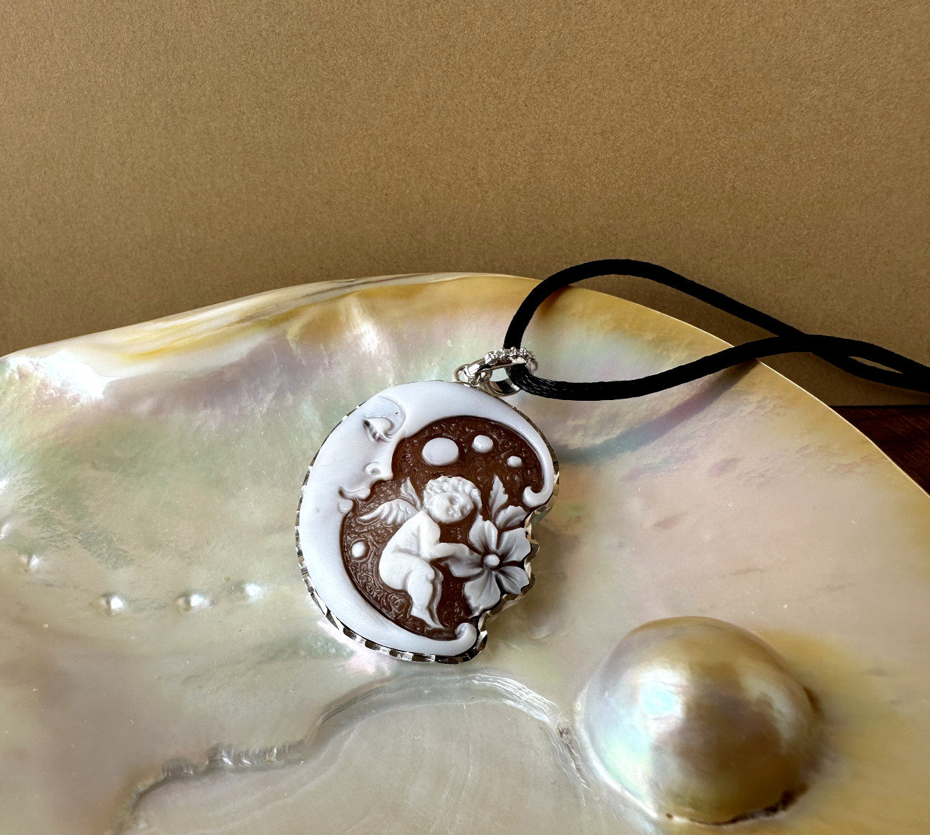 “Angel and Moon” Engraved Sardonic Cameo Pendant on 925 Silver