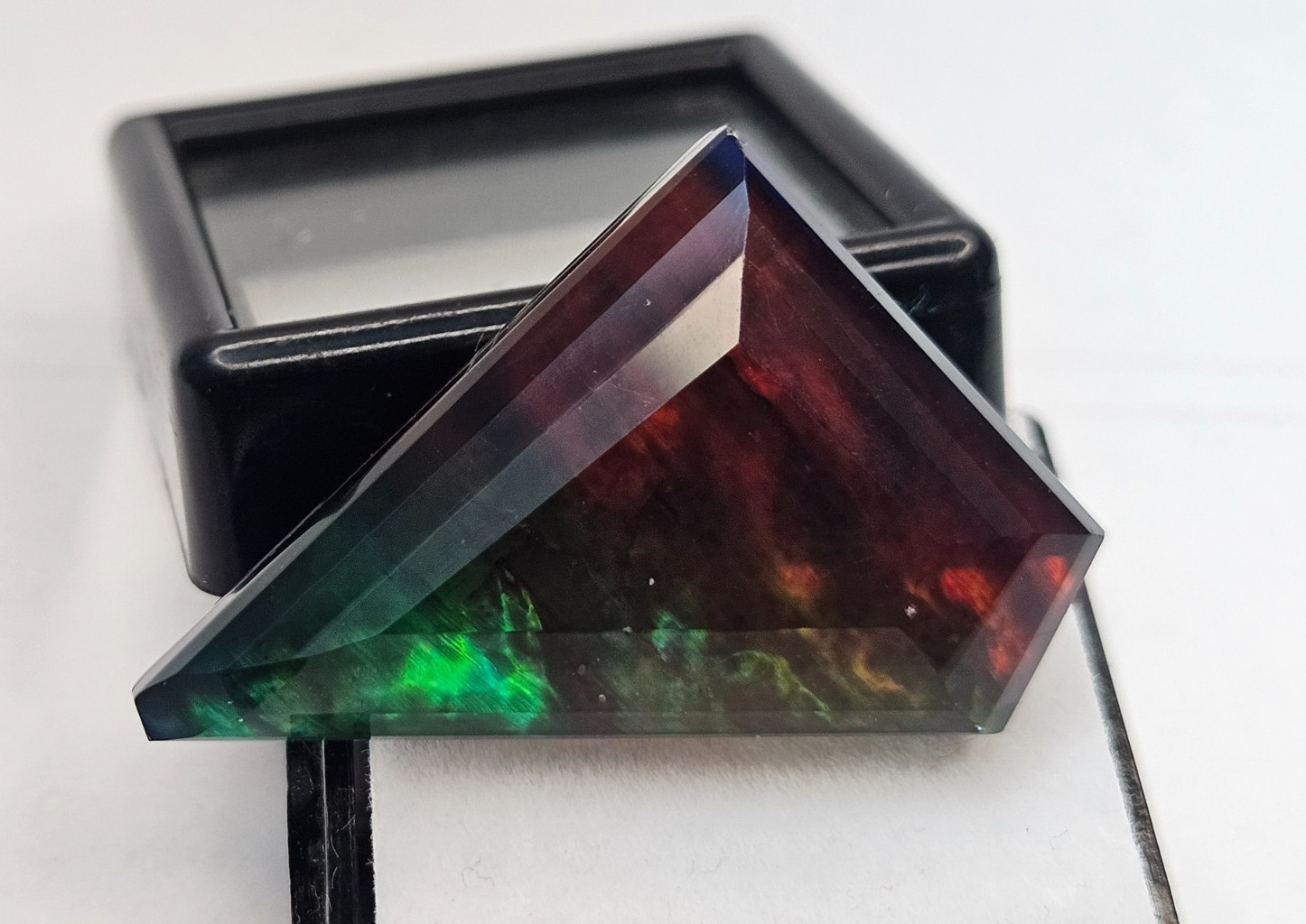 Ammolite Natural Doublet Opal Like-Oraganic Fancy Cut 33-34 Ct Gemstone JP026