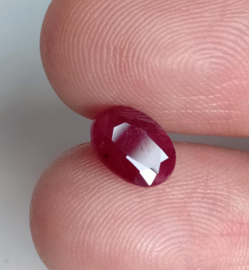 1.70 Ct Pigeon Red Ruby Oval Rare Quality Ruby Loose For Jewelry 8.6×7.6 mm