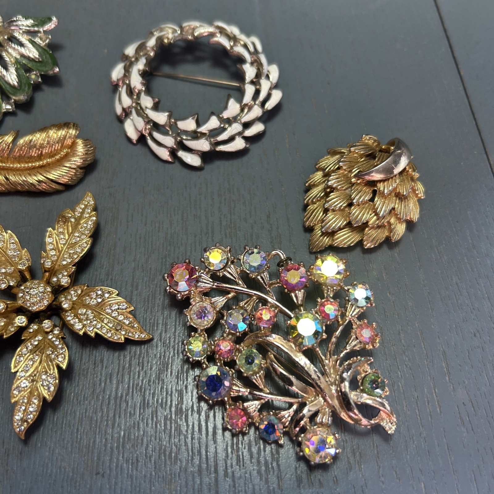 Collection Vintage Brooches Complete 12 In Total all intact