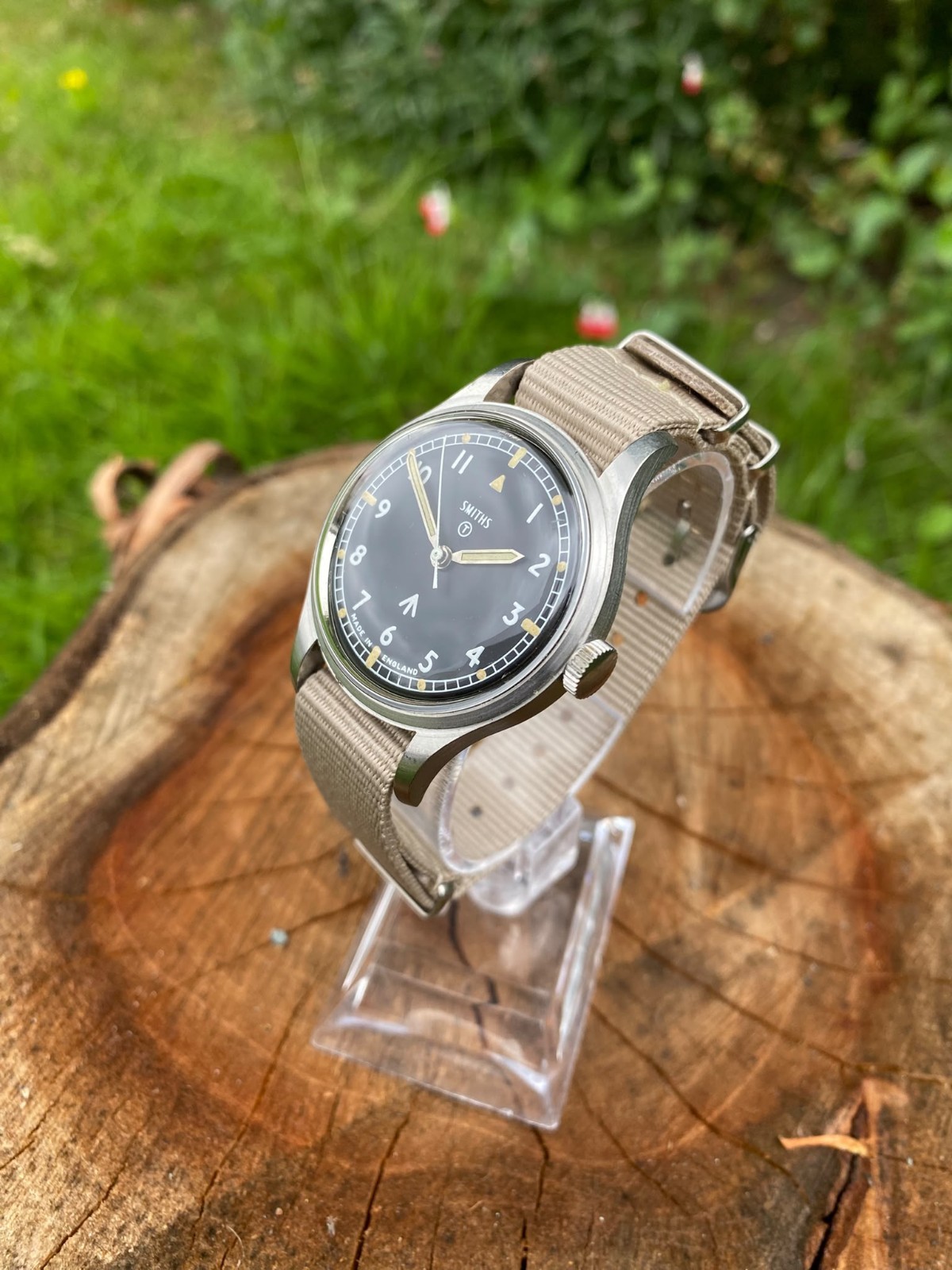 Vintage Smiths W10 ^ british army issued watch dated 1969.