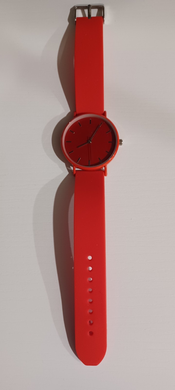 Unbranded Red Rubber Watch Needs New Battery